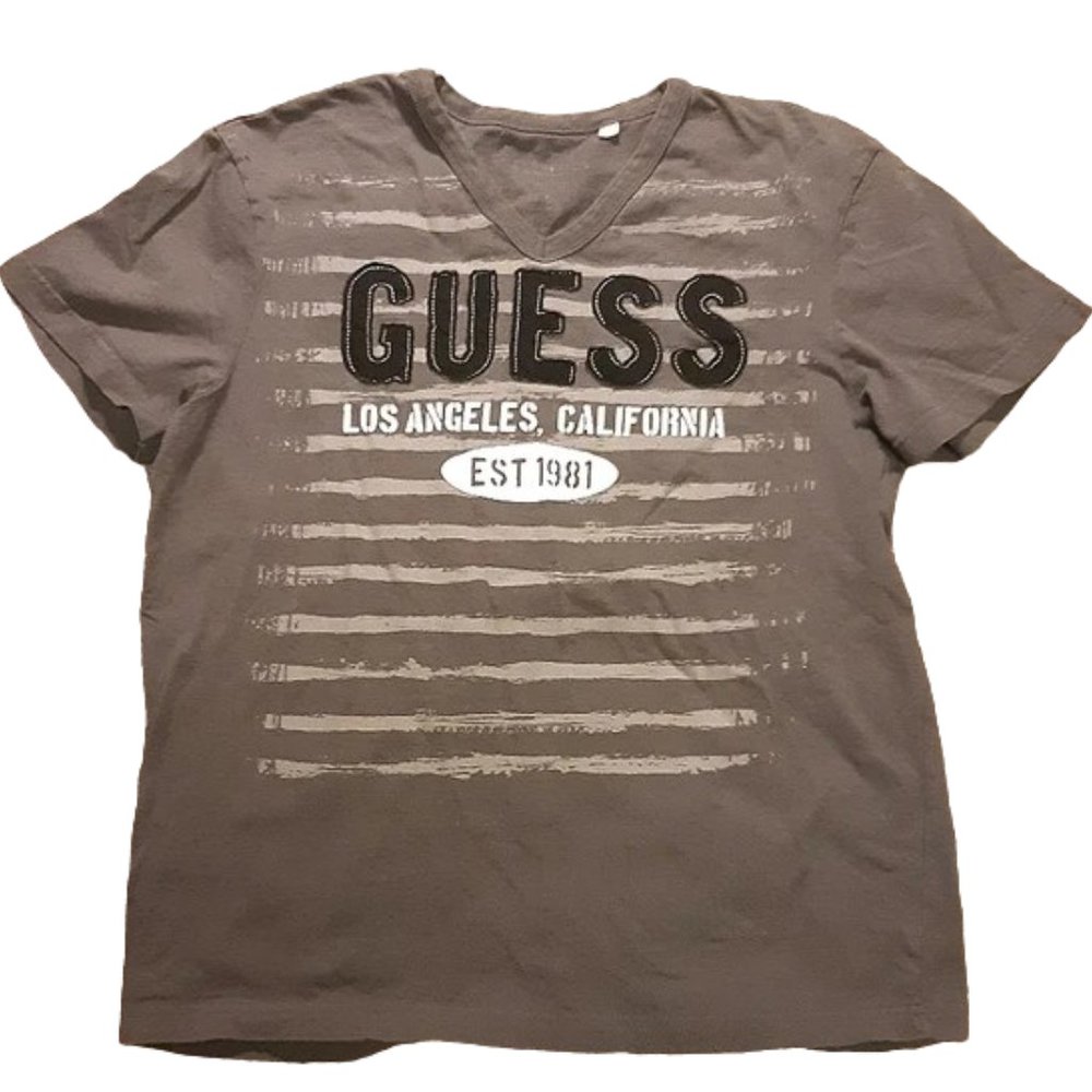Guess raised logo vneck California tshirt size medium